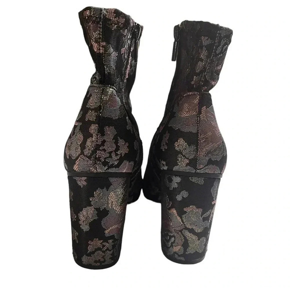 Reaction Kenneth Cole Booties - Picture 6 of 7